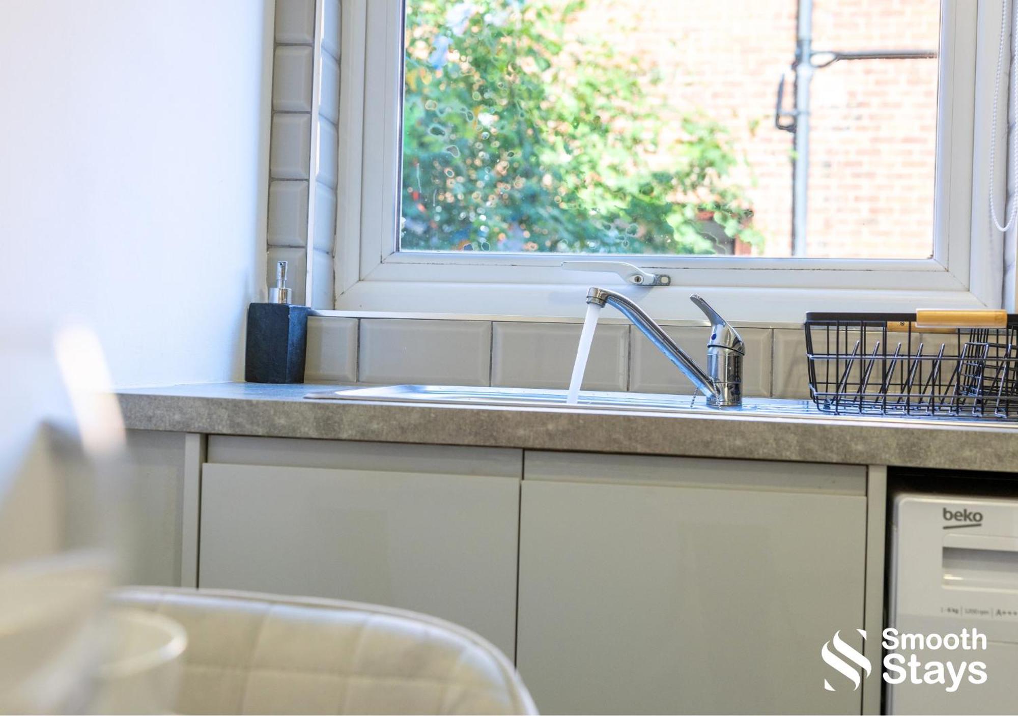 One Bedroom Apartment At Smooth Stays Short Lets & Serviced Accommodation Preston With Parking Near Train Station Exterior foto